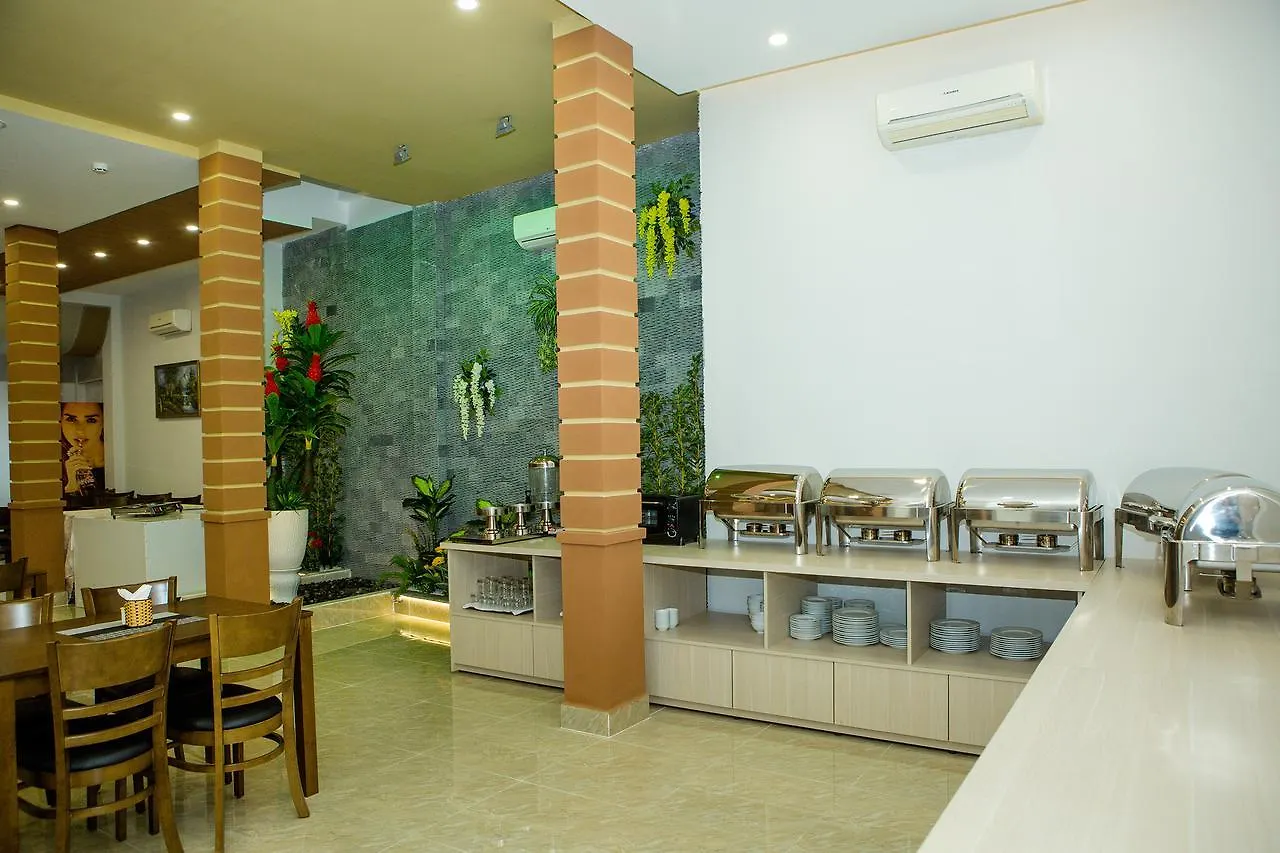 Lucky Hotel Nha Trang 3*,