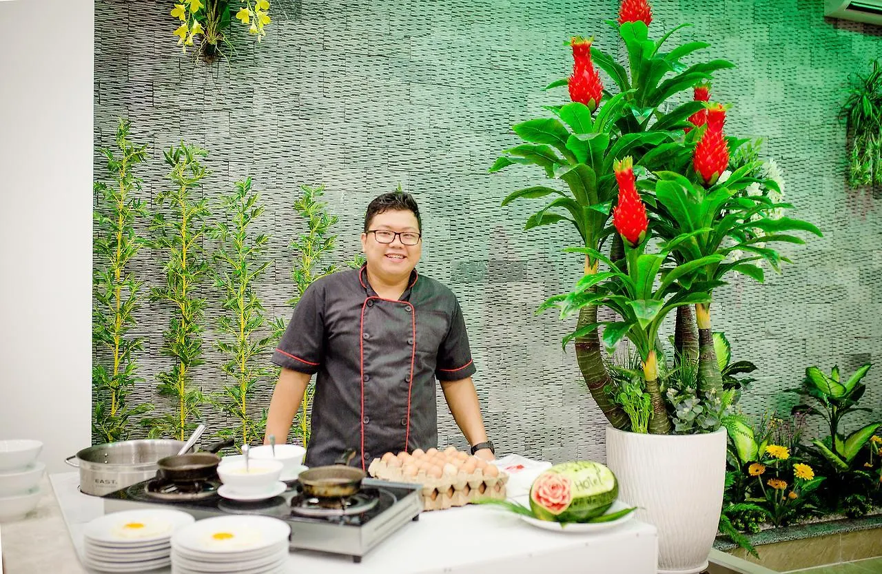 Lucky Hotel Nha Trang 3*,
