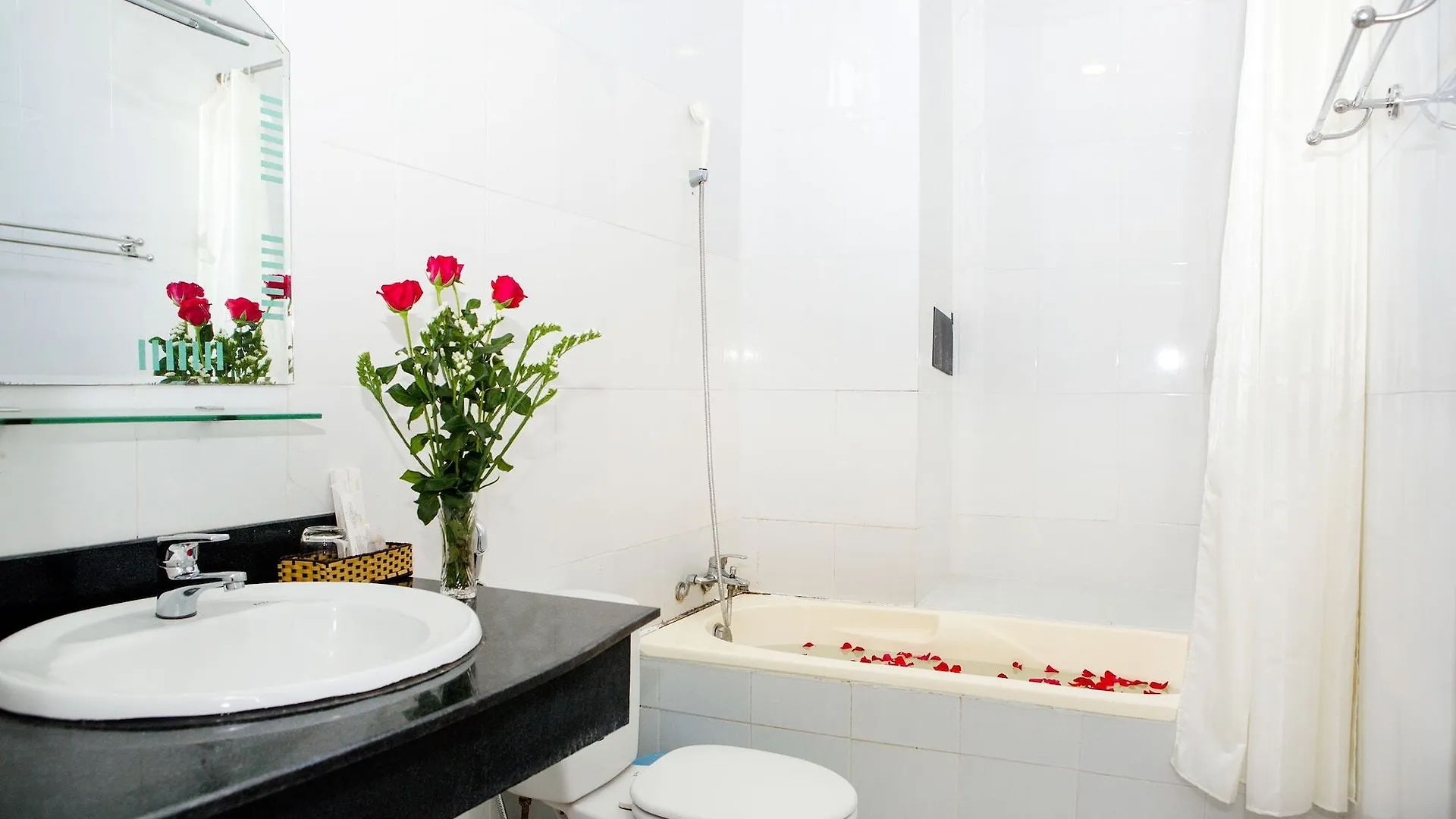 Lucky Hotel Nha Trang 3*,  Vietnam